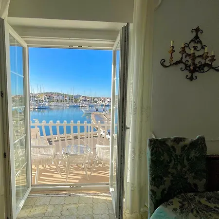 Apartment Seafront Captain *