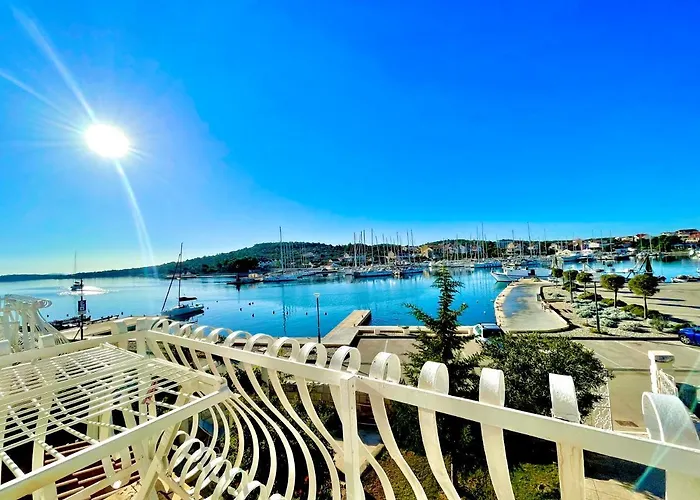 Seafront Captain * 耶泽拉