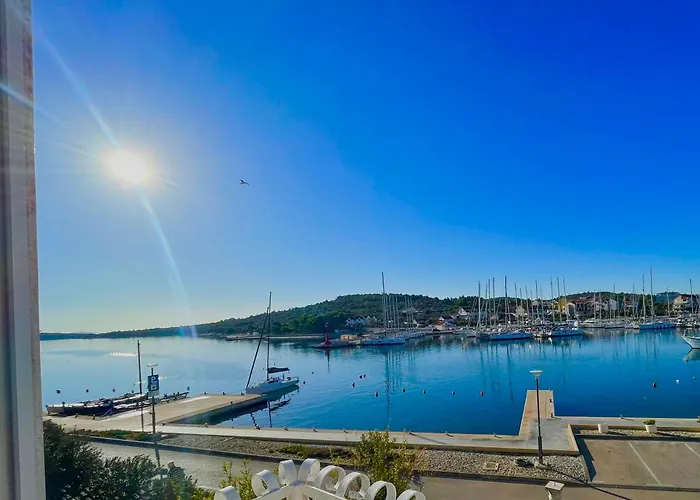 公寓 Seafront Captain 耶泽拉