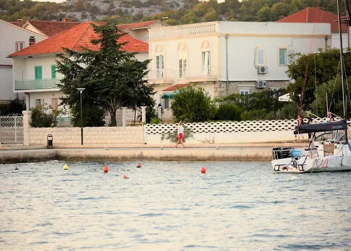 Seafront Captain * 耶泽拉